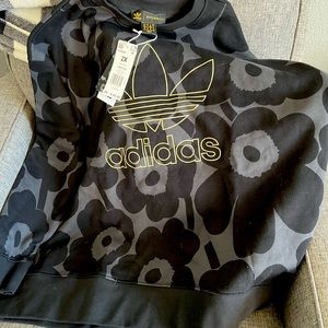 2X adidas crewneck